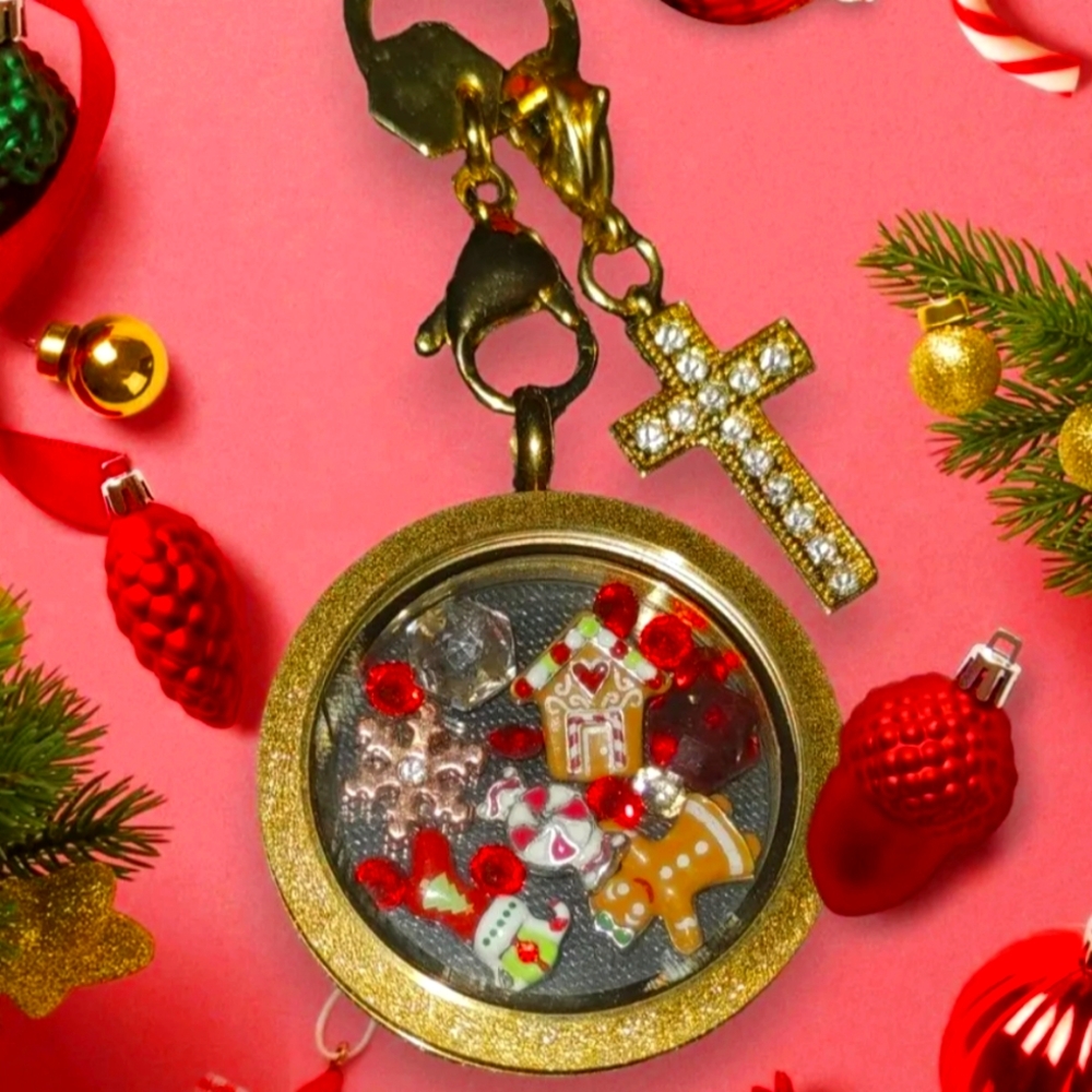 New Origami Owl limited ed.  Christmas set + necklace & keychain included also!